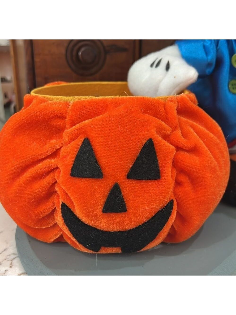 Vintage Mickey Mouse pirate Halloween treat holder. Very good vintage condition. - Picture 4 of 10